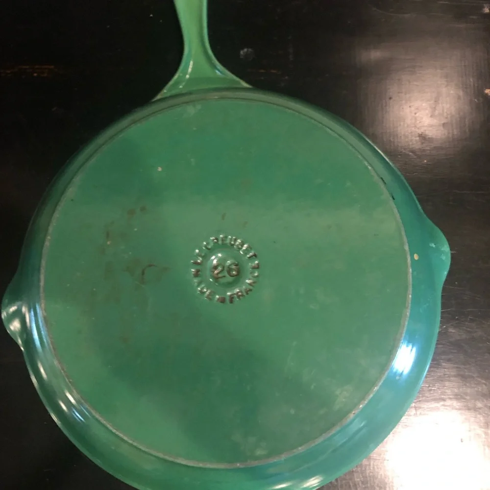 Le Creuset 26 cm fry pan cast iron green great condition preowned